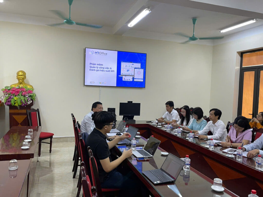 Tư vấn VietEz làm việc cùng UBND Xã Phượng Dực